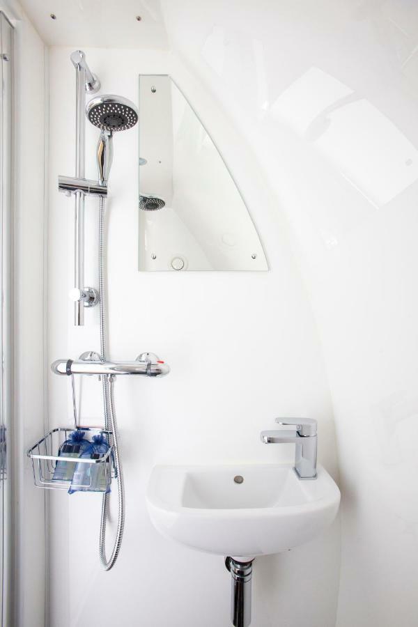 Samphire Ark 900 Hotel Емсуърт Екстериор снимка